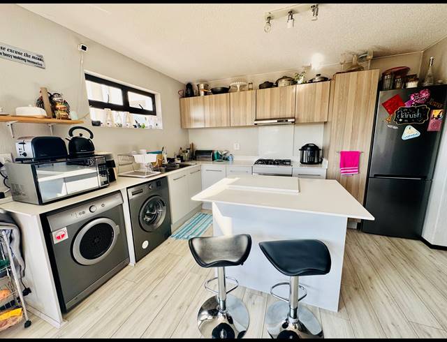 2 BEDROOM FLAT FOR SALE IN BROADACRES